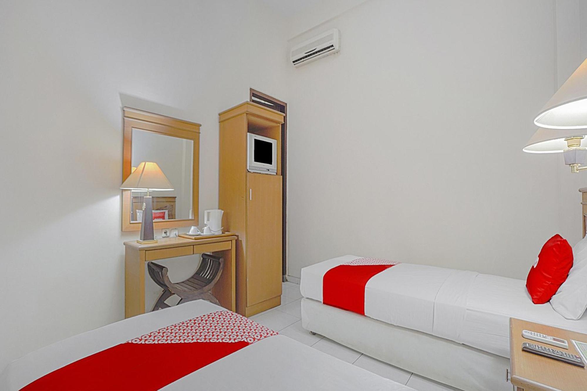 Oyo Life 90589 Palem Garden Hotel Tulungagung Exterior photo
